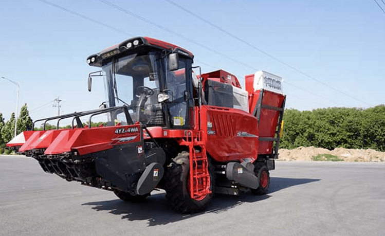 三十年老機(jī)手談選玉米收割機(jī)訣竅：回本快、服務(wù)好 (圖3)